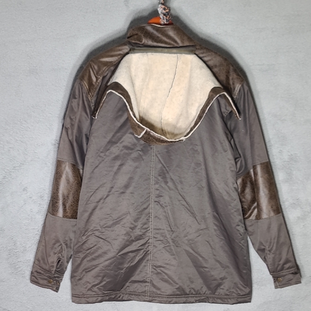 Legendary Whitetails Lodge Berber Lined  Jacket - Picture 7 of 10